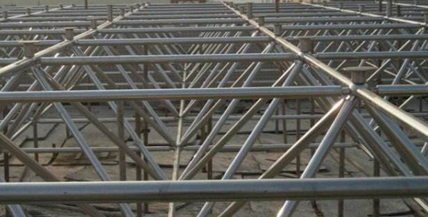 静安盘点螺栓球网架构件施工前的3方面考试事件